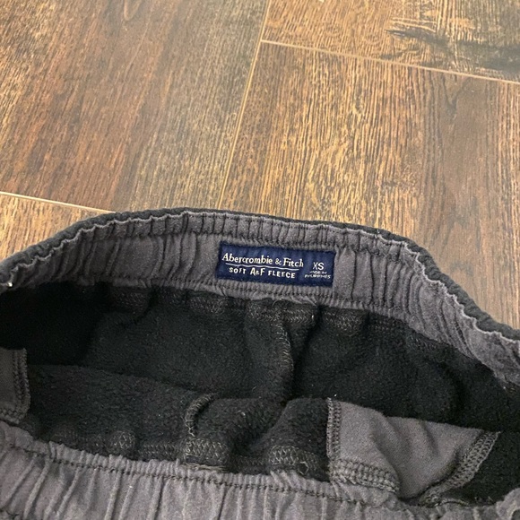 Abercrombie sweatpants - Picture 2 of 2